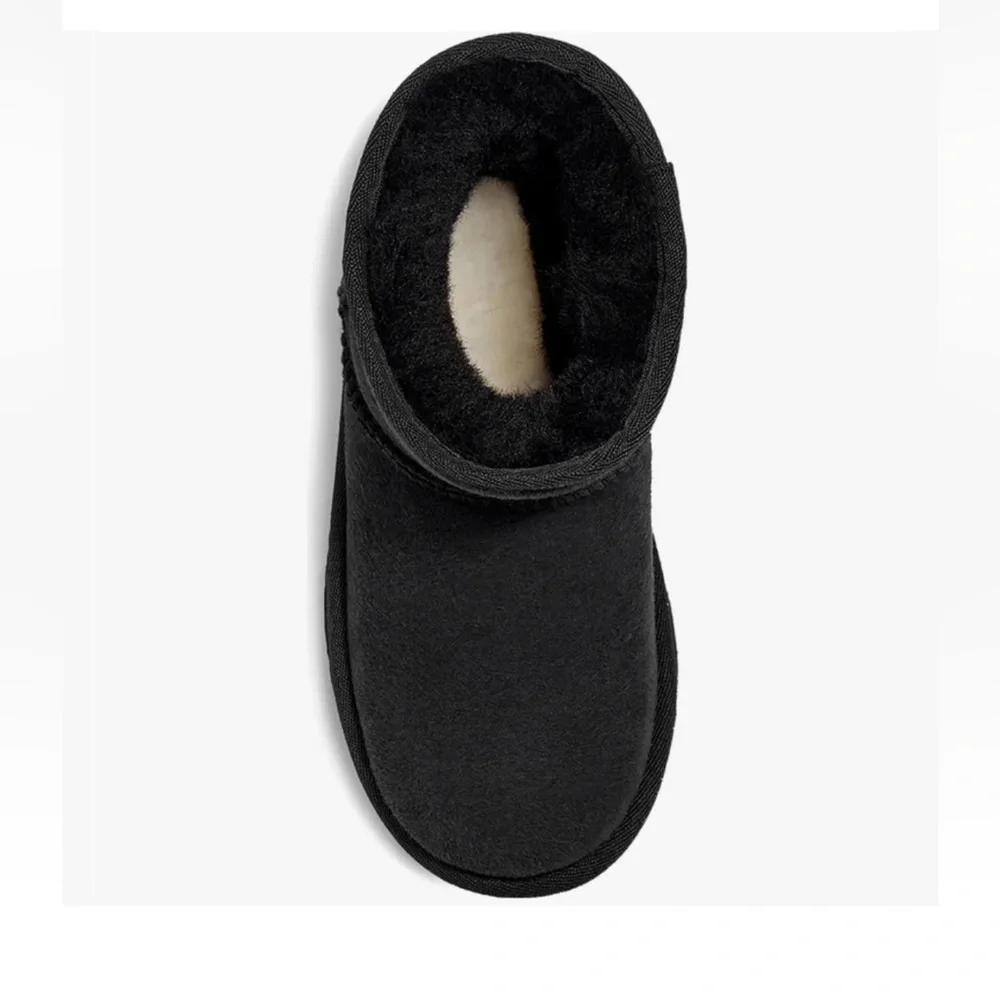 UGG SToddlers Classic lI Water Resistant Shearling Lined Boot -Black Sz 6 New